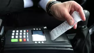 Қазақстанда түбіртек берілмегені туралы хабарлағандарға ақы төленеді