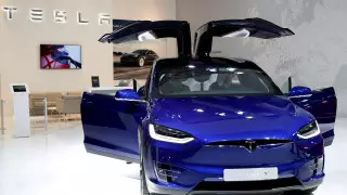Tesla ақауларға байланысты автопилот сынағын тоқтатты