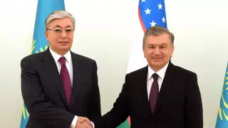 Тоқаев Мирзиеевті сайлаудағы жеңісімен құттықтады