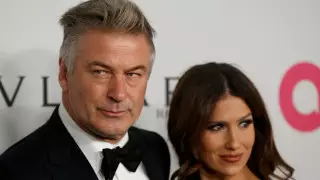 Болдуиннің әйелі түсірілімде болған қайғылы оқиға туралы пікір білдірді