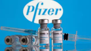 ДСМ Pfizer вакцинасының Қазақстанға жеткізілу мерзімін атады