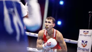 Серік Теміржанов қарсыласын нокдаунға түсіріп, финалға шықты