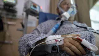 Ғалымдар COVID-19 қауіпті адамдар тобын анықтады