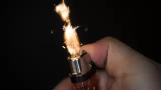 "Тұншықтырып өлтіріп, кейін өртеп жіберген": Алматыдағы тұрғын үй кешендерінің бірінде қыздың денесі табылды