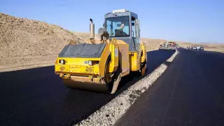 Атырау-Астрахань тасжолын қайта жөндеу жұмыстары неге кешігіп жатқаны айтылды