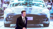 Илон Маск Tesla акцияларынан құтылып жатыр