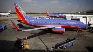 Ұшақ жолаушысы бортсерікті жұдырықтап, полициядан бір-ақ шықты