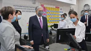 Тоқаев Алматыда өзі оқыған мектеп-гимназияға барды