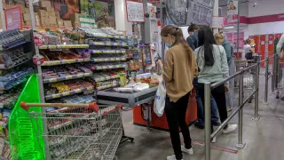 Ақтау тұрғыны жоғалған банк картасымен кімдер сауда жасап жүргенін өзі анықтады