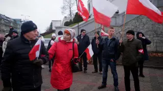 Польша бензин, газ және электр энергиясына салынатын салықты азайтады