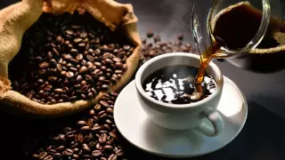 Диетолог кофені көп ішкен жағдайда не болатынын айтты