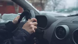 "Жол бермеді". Ақтөбеде Land Cruiser жүргізушісі оқушыны қағып кетті