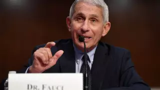 АҚШ-тың бас инфекционисі "омикрон" штамының қауіп деңгейін айтты