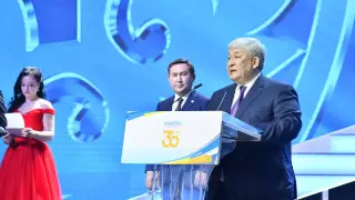 Мемлекеттік хатшы Шымкентте мемлекеттік наградалар табыс етті