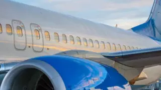 Ұшқыш ұшақтағы ең қауіпсіз орындарды атады