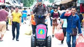 Саяхатшылар үшін әлемдегі таңғаларлық заңдар аталды