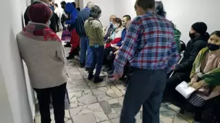 "Тозақты көресіз бе?" БҚО-да қайта тексеруден өтуге келген мүмкіндігі шектеулі жандар кезекке шағымданды