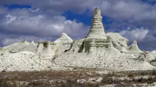 Қазақстан арқылы Хиуаға саяхат. Ұлыбритания мен Ресейдің Ұлы ойынының өткен жерлері туралы