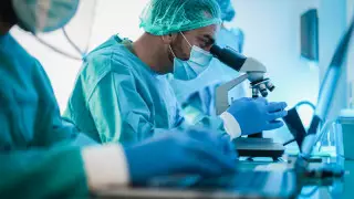 Еуропада жаңа тыйымдарға қарамастан, коронавирус жағдайы нашарлады