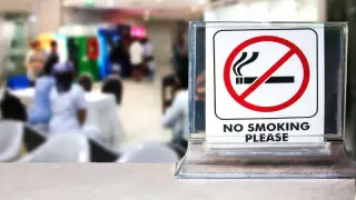 Танымал елдің жағажайында темекі шеккен туристерге 2 мың еуро айыппұл салынады