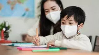 Францияда енді 6 жастан бастап балалар да бетперде тағуы керек