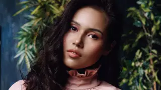 "15 сағат отырдық". Тәртіпсіздіктер басталғанда әнші Nazима ұшақта болған