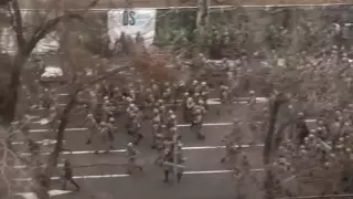 Алматыдағы тәртіпсіздіктер: Желіде лаңкестер мен әскерилер түсірілген видео тарады