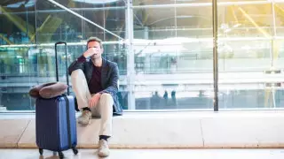 Турист әуежайда жүк салмағын азайтудың жолын тапты