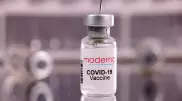 Moderna коронавирус пен тұмауға қарсы қосарланған вакцина шығарады
