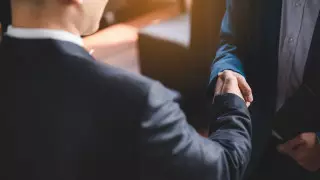 Мұны тоқтату керек - Тоқаев рулық және достық қатынаста жасалатын келісімдер туралы