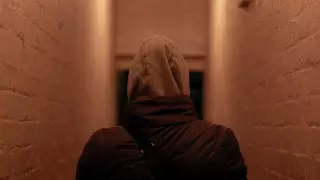 Өскеменде ер адам оқушы қызға шабуыл жасады