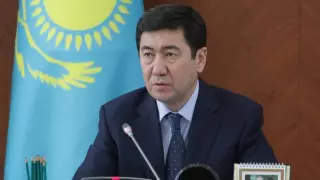 Мәжілістің жаңа спикері Ерлан Қошанов туралы не белгілі?