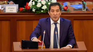 Қырғызстанның экс-президенті Жээнбековтің құдасы қамалды