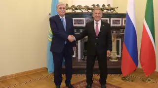 Татарстан президенті Тоқаевты "Дуслык" орденімен наградтады