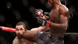 Адесанья UFC чемпионы белбеуін төртінші рет қорғап қалды