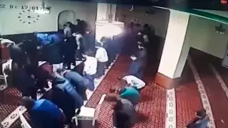 Шымкентте намаз кезінде жасалған ұрлық камераға түсіп қалған