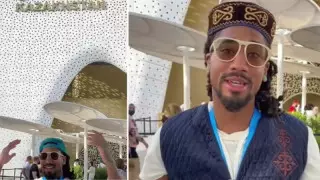 Қазақтың ұлттық киімін киген америкалық чемпион Головкинге үн қатты