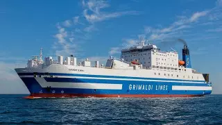 Грекияда жолаушылар паромы өртенді: 300-ге жуық адам эвакуацияланды