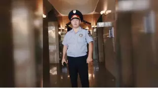 "Мама, сен бізді осылай тәрбиеледің ғой" - қаза тапқан полицейдің анасы ұлының соңғы сөзін еске алды