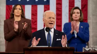 АҚШ ресейлік әуекомпанияларына әуе кеңістігін жабады - Байден