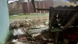 Шымкентте жаңбыр салдарынан жалғызбасты ана 11 баламен баспанасыз қалды