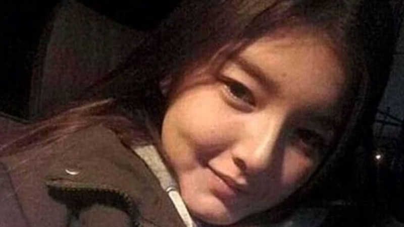 Жалаңаш брюнетка киска