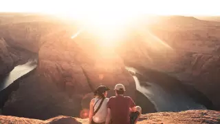 Турист бұрынғы сүйіктісімен саяхатқа шығып, желіде танымал болды