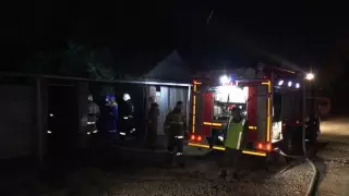 "Зорлық-зомбылық белгілері бар". Алматыда өртенген үйден ер адам өлі табылды