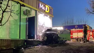 Қостанайда Lexus жүргізушісінің пиццерияға соғуы: жол апатының мән-жайы айтылды