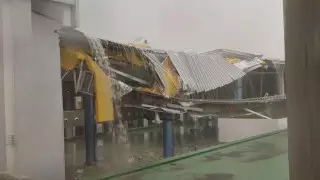 Бангкокта халықаралық әуежайдың шатыры құлады