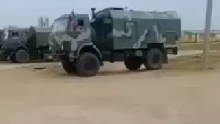 "Азық-түлік алып, кетіп қалды". БҚО-да жүрген Ресей әскерінің видеосы тарады