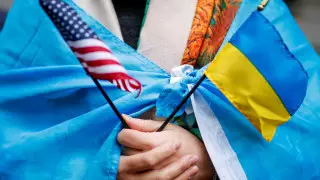 АҚШ Украинаға көмек көрсету бойынша көш бастап тұр