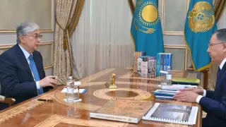 Тоқаев ҚазҰУ ректоры Жансейіт Түймебаевты қабылдады