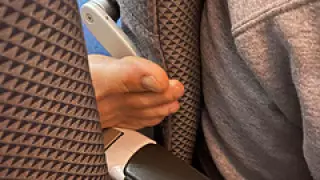 Ұшақ бортындағы туристің гигиеналық емес әрекеті жолаушыларды ашуландырды